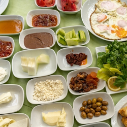 Serpme Kahvaltı (Kişi Başı 500 TL)
